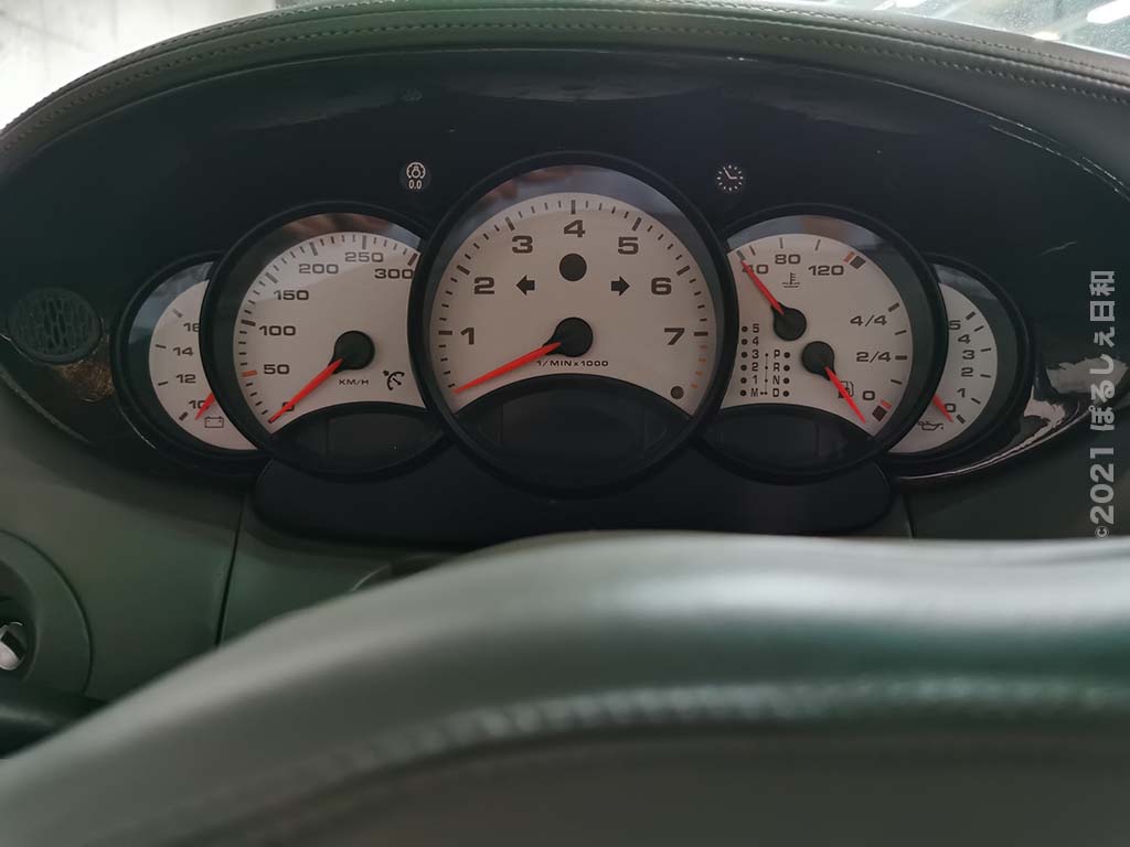 911 カレラ (996.1) メーター