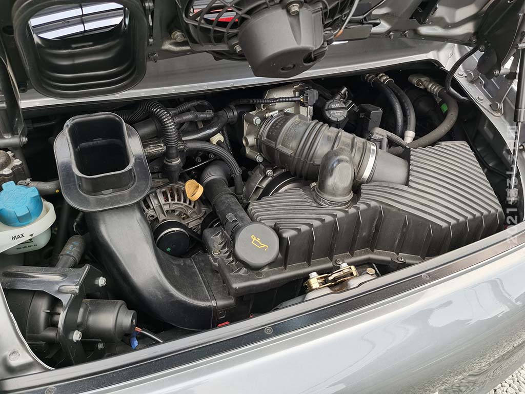 911 カレラ (996.2) エンジン