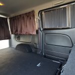 キャラバン 荷室