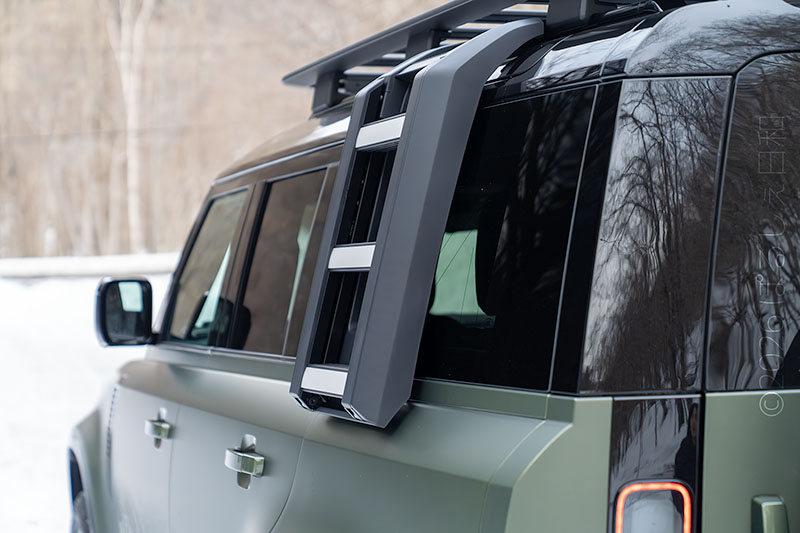 Defender MY2026 ルーフラダー